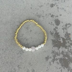 Gold and pearl bracelet